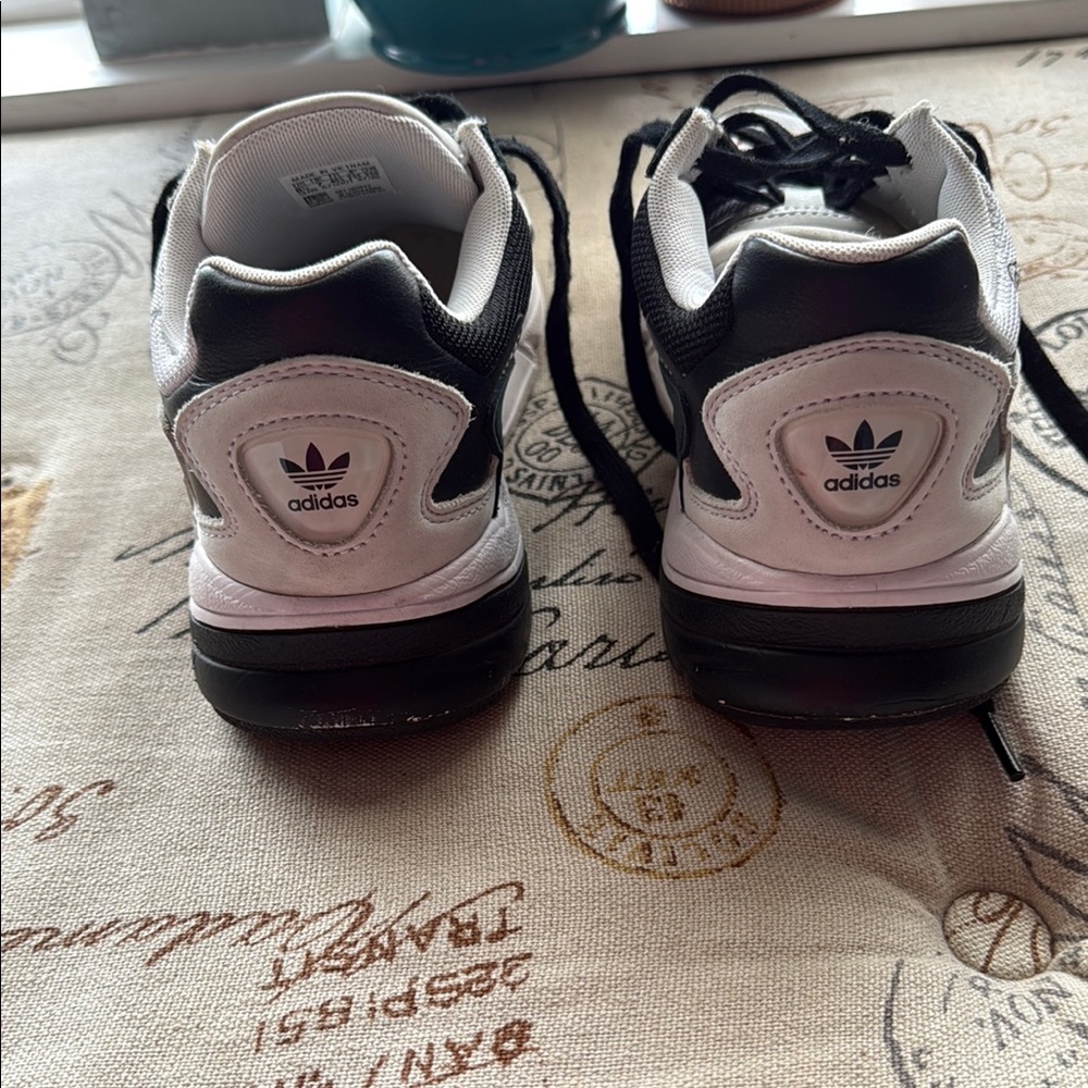 Adidas White and Black Sneakers - Picture 5 of 9
